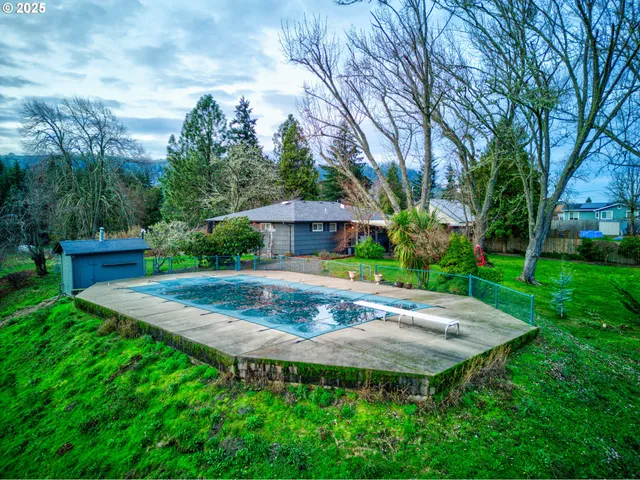 $495,000 | 911 Harlan Street, Roseburg, OR 97471
