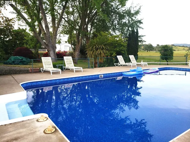 $495,000 | 911 Harlan Street, Roseburg, OR 97471