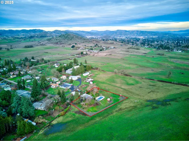 $495,000 | 911 Harlan Street, Roseburg, OR 97471
