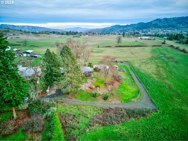 $495,000 | 911 Harlan Street, Roseburg, OR 97471