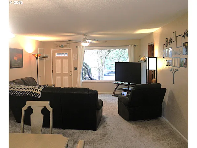 $495,000 | 911 Harlan Street, Roseburg, OR 97471