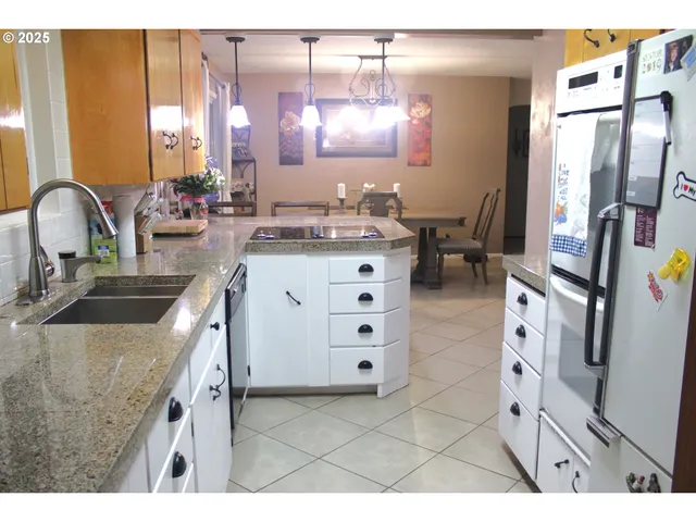 $495,000 | 911 Harlan Street, Roseburg, OR 97471