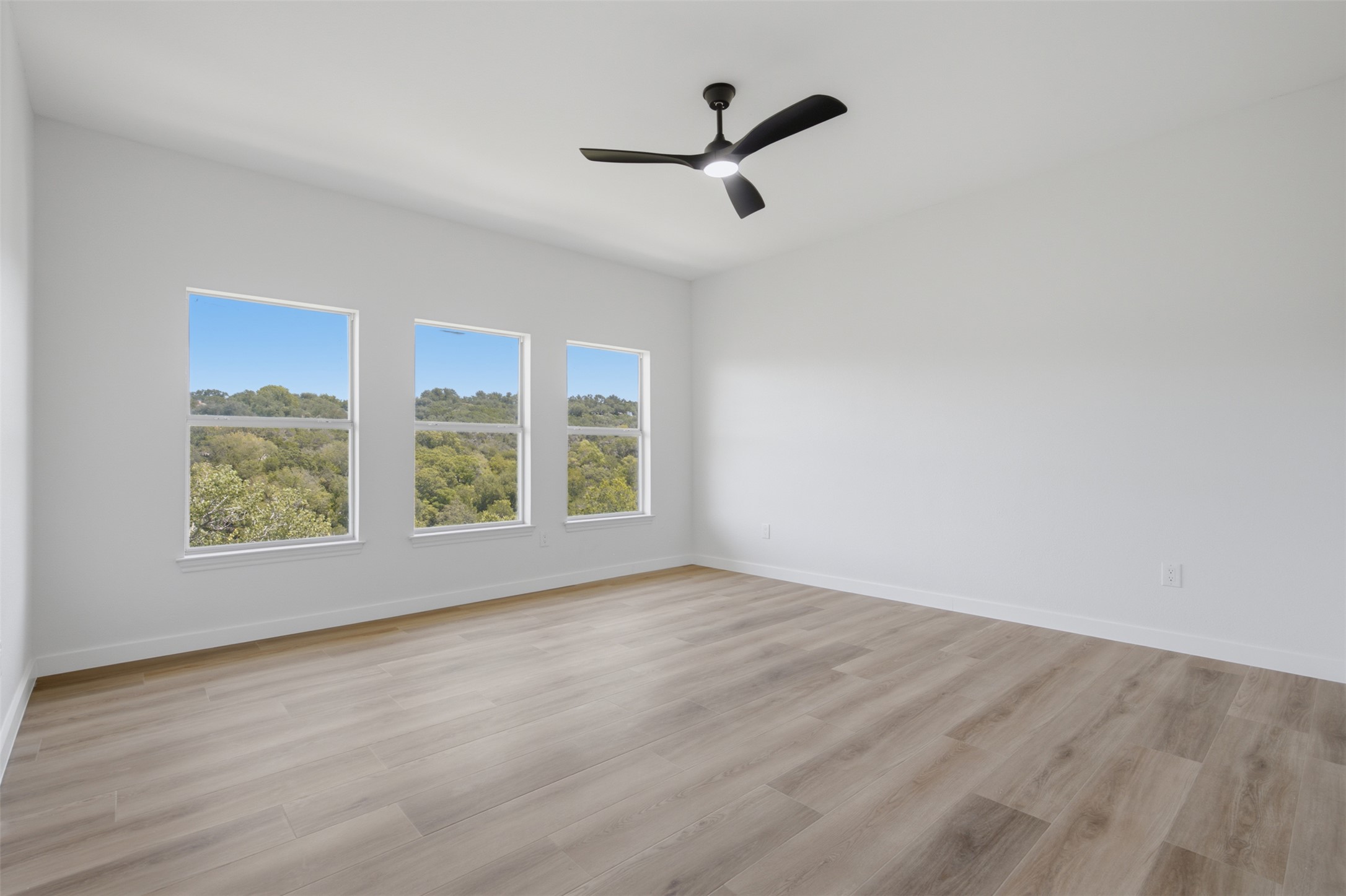 9312 Knoll Crest Loop Austin, TX 78759 - Photo 28 of 40 Gallery Image 28