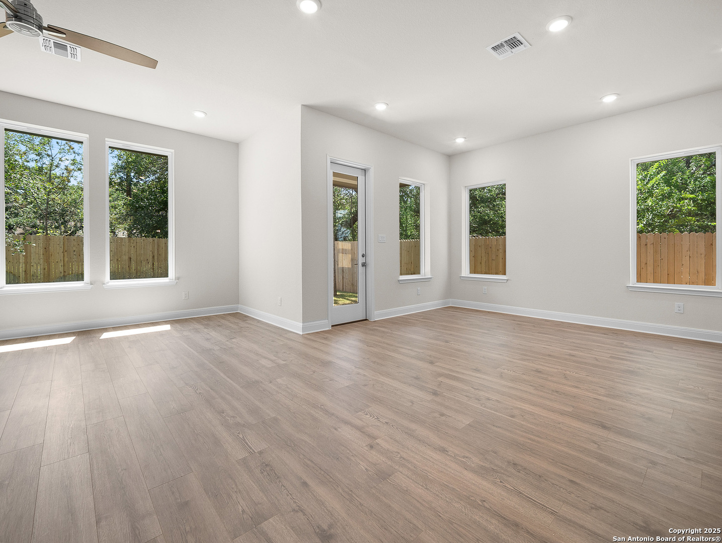 141 Rosanna Ridge Universal City, TX 78148 - Photo 6 of 15