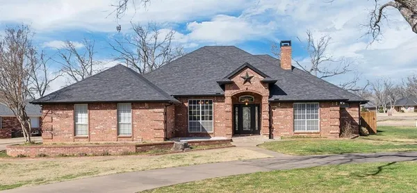 $470,000 | 9219 Hanging Moss Drive, Granbury, TX 76049