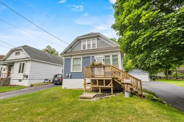 $319,900 | 17 South Geneva Avenue, Sturgeon Bay, WI 54235