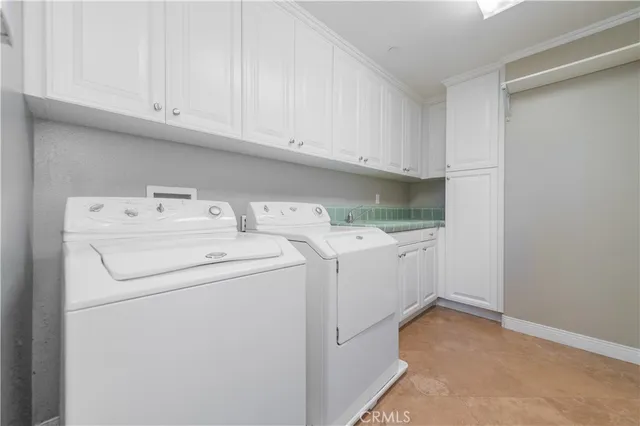 a bathroom with a toilet and a bathtub