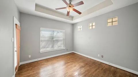 $2,400 | 5637 Oasis Palm Lane, Houston, TX 77021