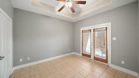 $2,400 | 5637 Oasis Palm Lane, Houston, TX 77021