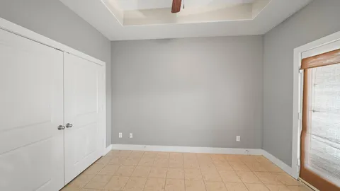 $2,400 | 5637 Oasis Palm Lane, Houston, TX 77021