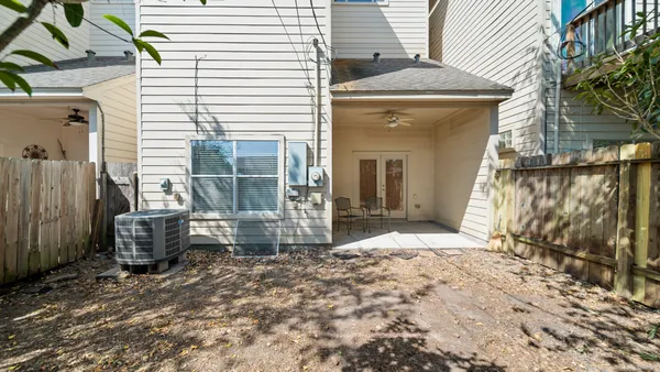 $2,400 | 5637 Oasis Palm Lane, Houston, TX 77021