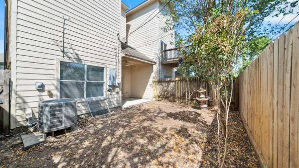 $2,400 | 5637 Oasis Palm Lane, Houston, TX 77021