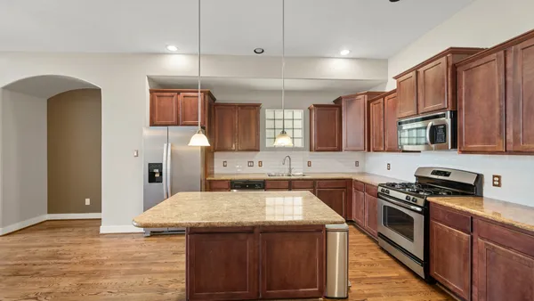 $2,400 | 5637 Oasis Palm Lane, Houston, TX 77021