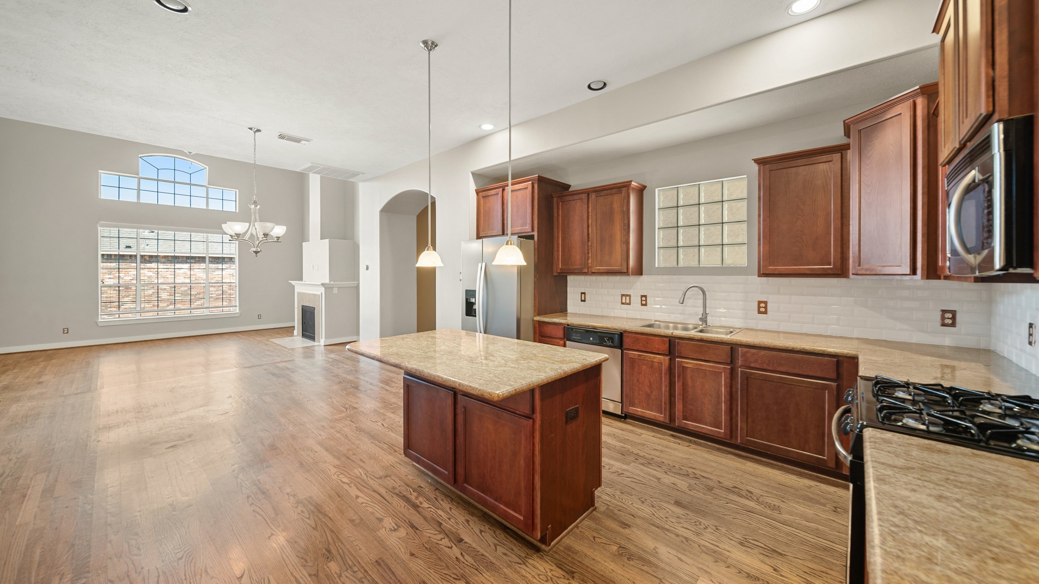 5637 Oasis Palm Lane Houston, TX 77021 - Photo 9 of 29