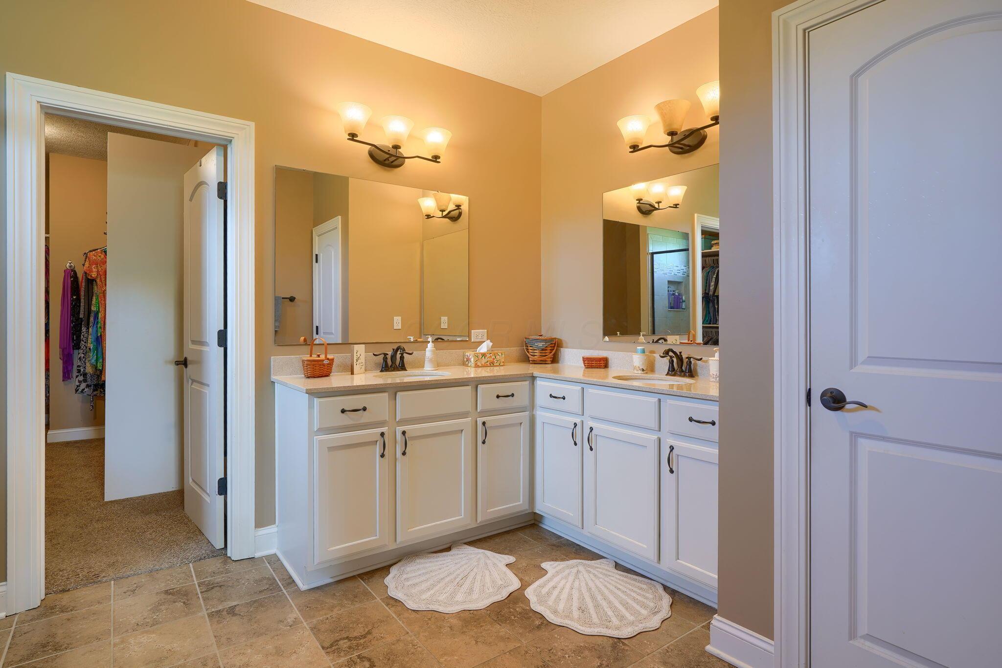 6223 Wilson Road Northwest Lancaster, OH 43130 - Photo 40 of 111 Large dual vanities