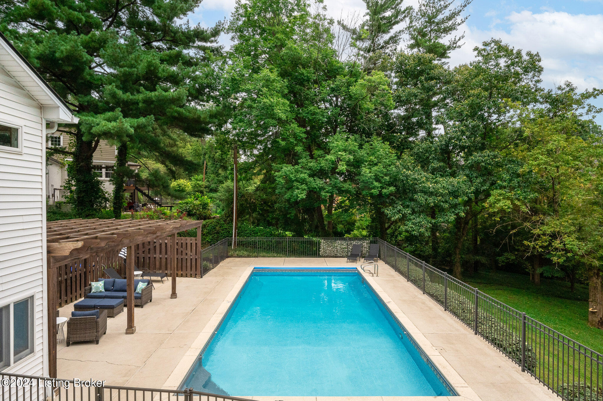 523 Ridgewood Road Louisville, KY 40207 - Photo 41 of 54 38