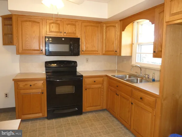 $2,550 | 2744 Bedminster Road, Perkasie, PA 18944