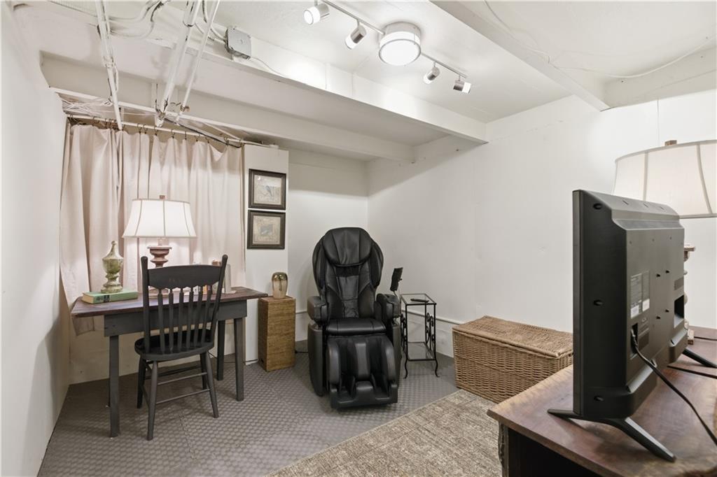 200 Navajo Road Pittsburgh, PA 15241 - Photo 32 of 45 Gallery Image 32