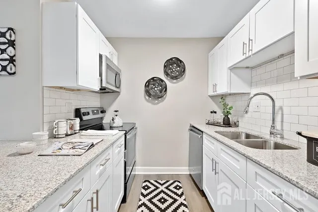 $1,895 | 1000 Pheasant Hollow Drive, Plainsboro, NJ 08536