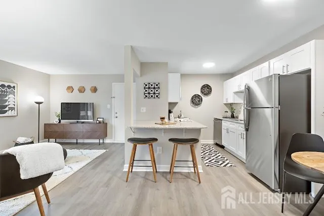 $1,895 | 1000 Pheasant Hollow Drive, Plainsboro, NJ 08536