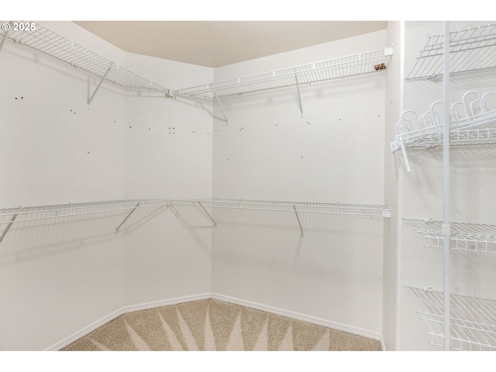 16525 Northeast 20th Street Vancouver, WA 98684 - Photo 15 of 33 a picture of a bathroom