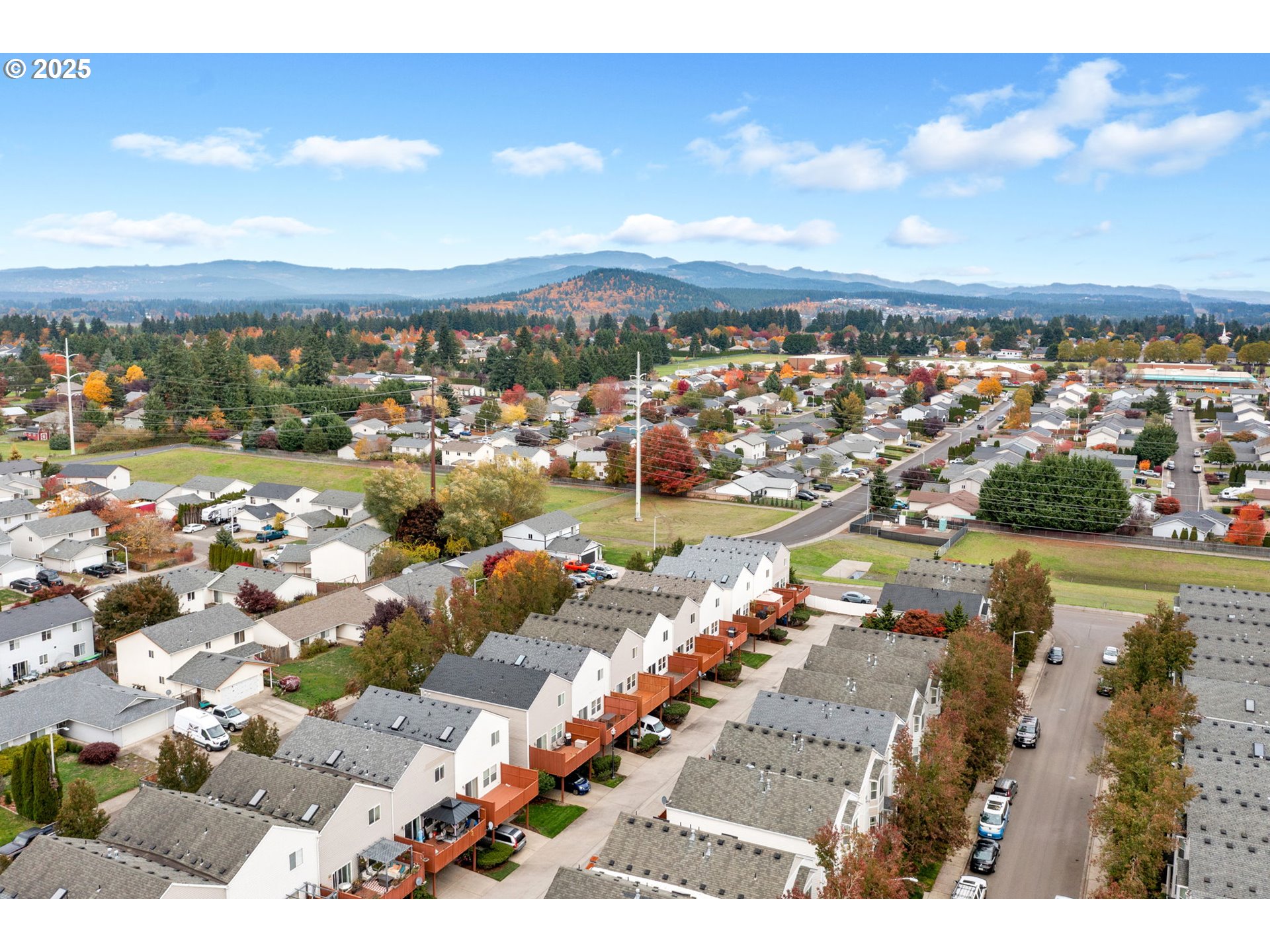 16525 Northeast 20th Street Vancouver, WA 98684 - Photo 28 of 33 a view of a city with ocean