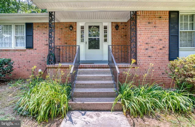 $399,900 | 18305 Fox Mountain Lane, Culpeper, VA 22701