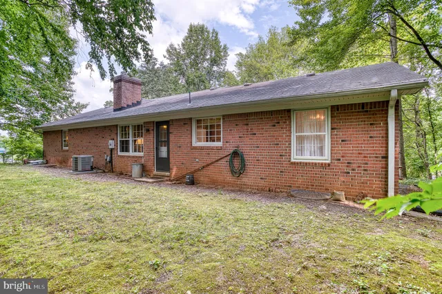 $399,900 | 18305 Fox Mountain Lane, Culpeper, VA 22701