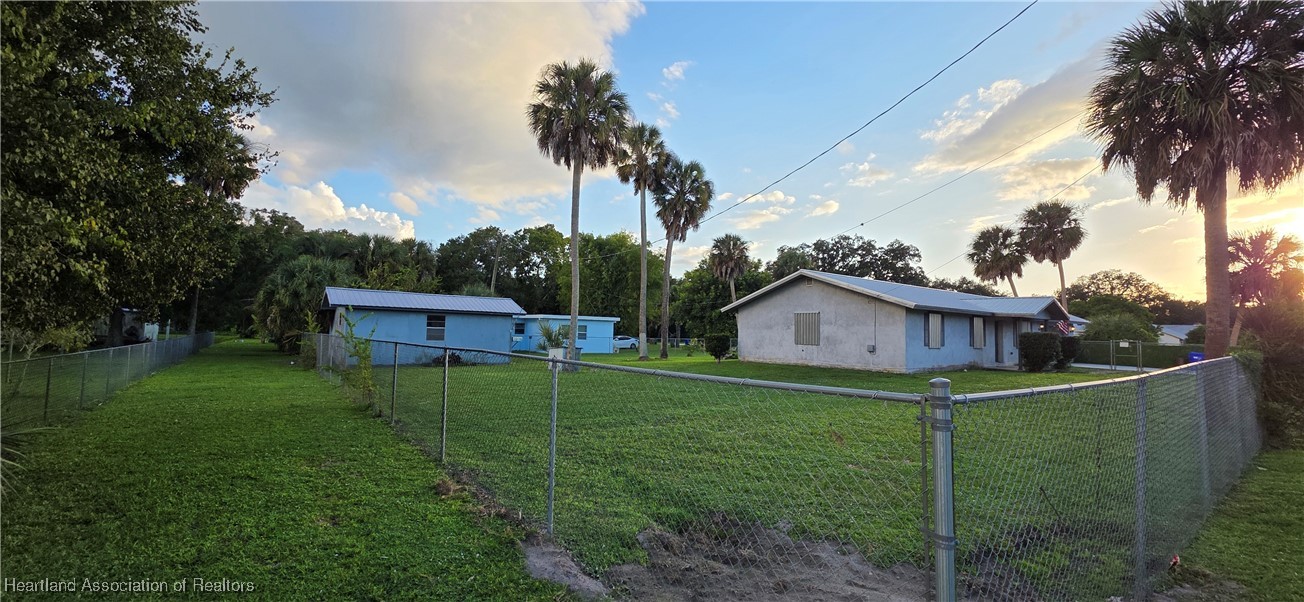 307 Southwest 10th Street Okeechobee, FL 34974 - Photo 4 of 38 east elevation