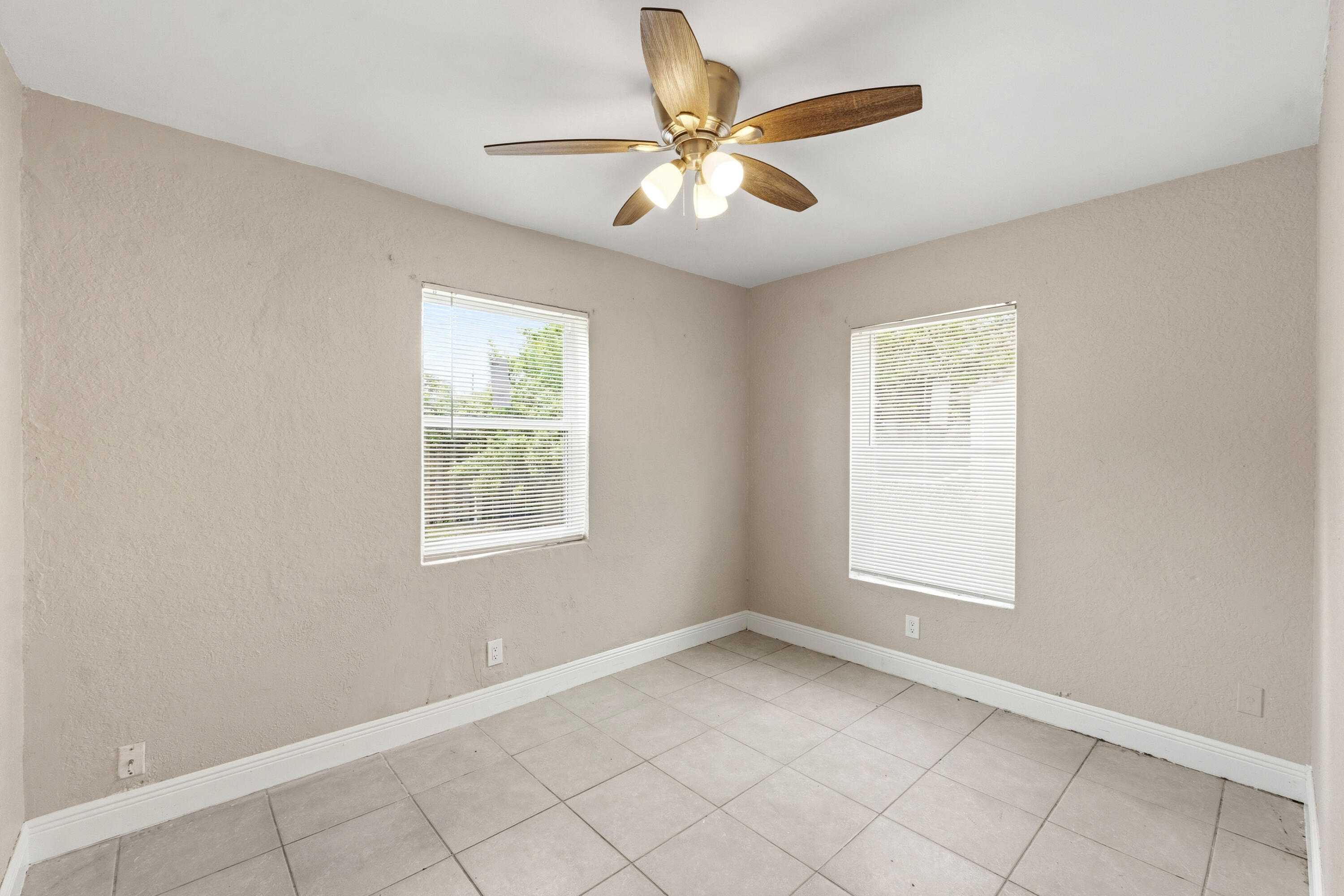 166 Southwest 3rd Street, Unit AD Deerfield Beach, FL 33441 - Photo 20 of 33 166 SW 3rd St_016