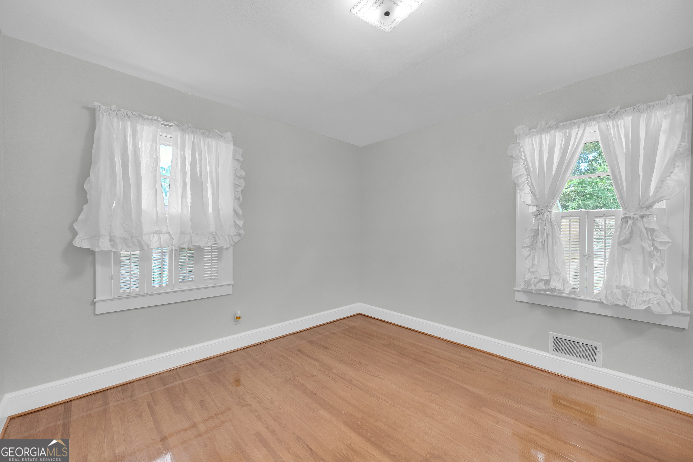 128 Smith Street Hartwell, GA 30643 - Photo 33 of 38 2nd Bedroom