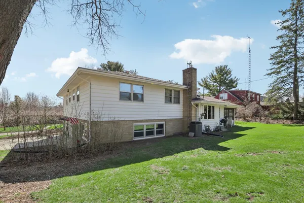 $374,900 | 2109 20th Avenue, Monroe, WI 53566