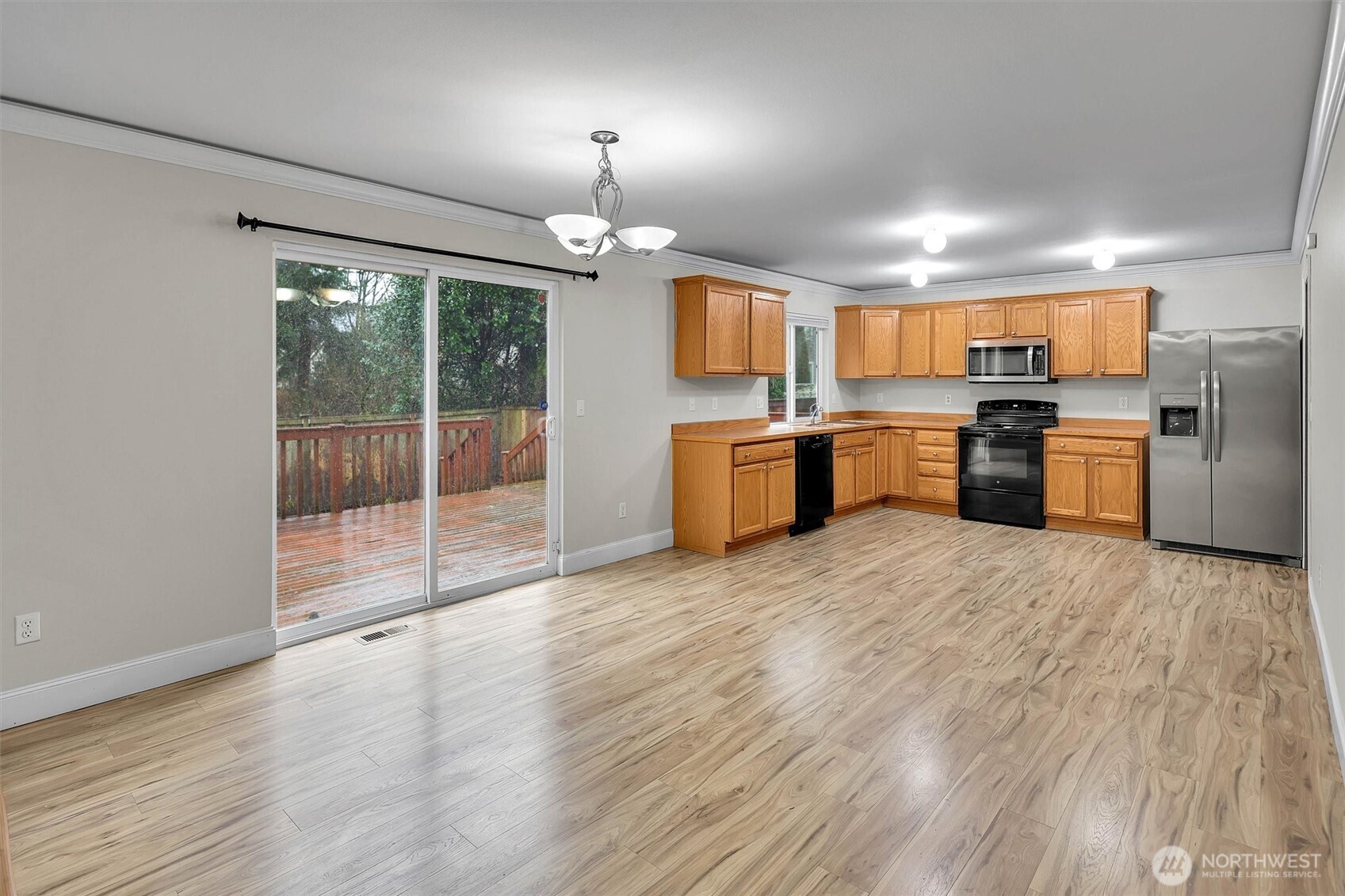 831 Southwest 364th Place Federal Way, WA 98023 - Photo 4 of 40