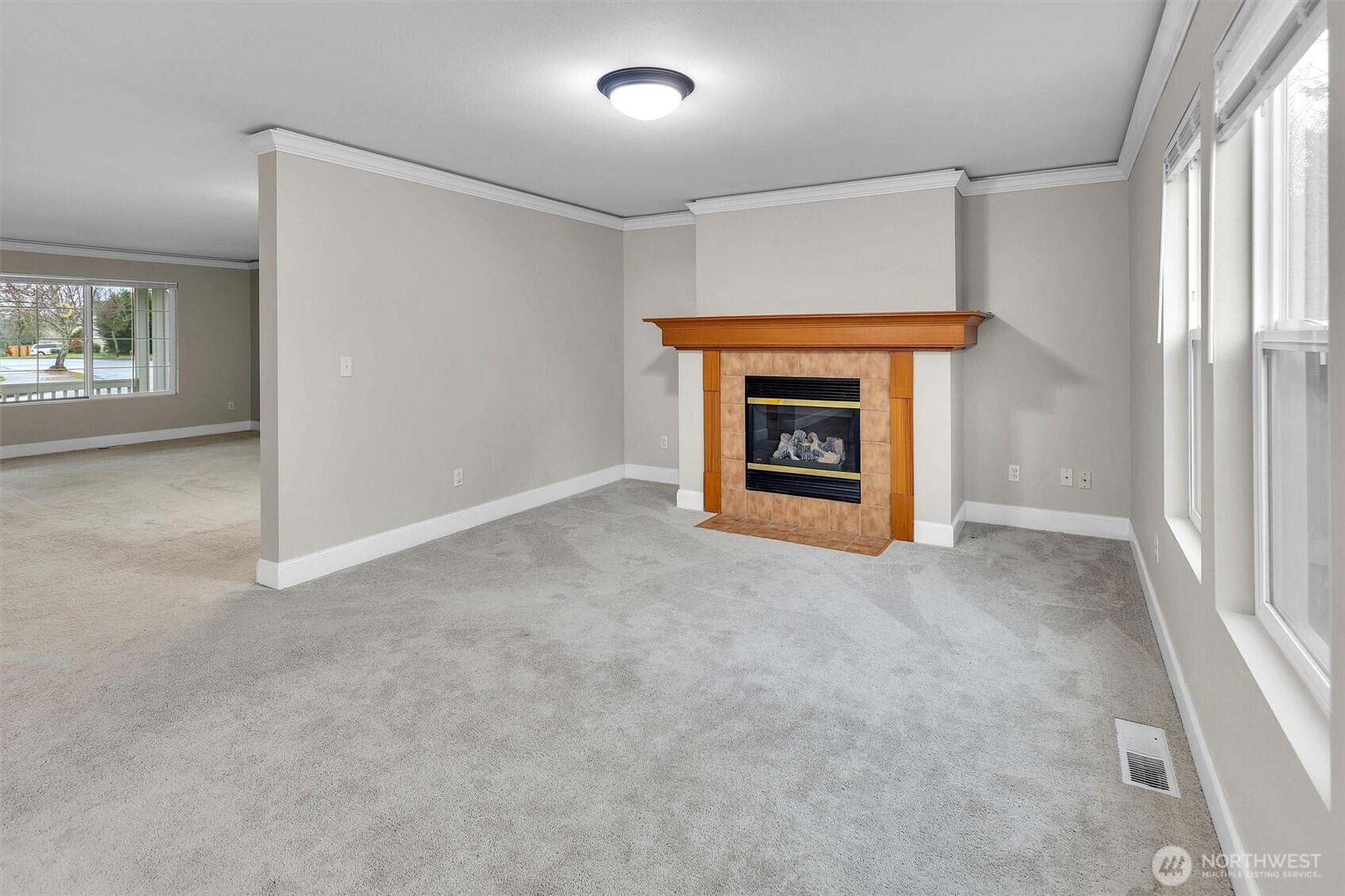 831 Southwest 364th Place Federal Way, WA 98023 - Photo 6 of 40