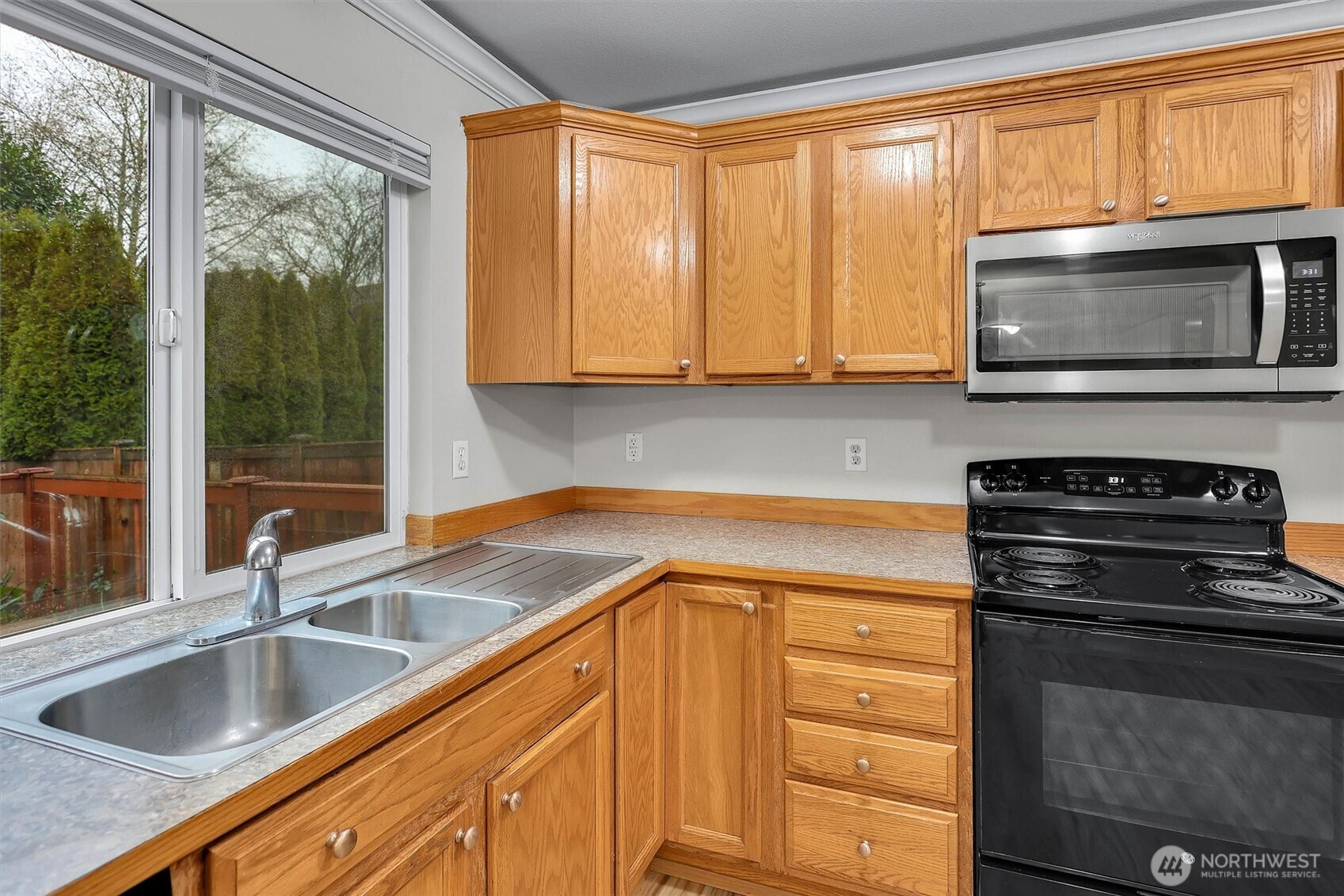 831 Southwest 364th Place Federal Way, WA 98023 - Photo 10 of 40
