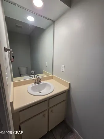 $2,000 | 7125 North Lagoon Drive, Unit P, Panama City, FL 32408