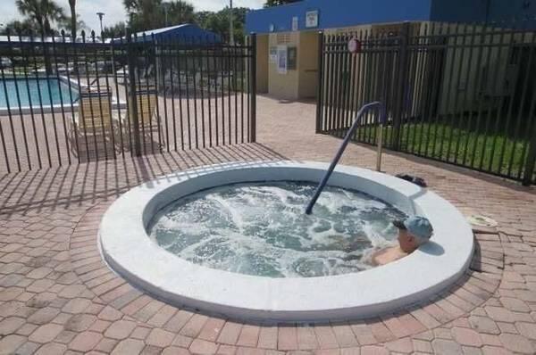 5130 Las Verdes Circle, Unit 214 Delray Beach, FL 33484 - Photo 21 of 22 jacuzzi