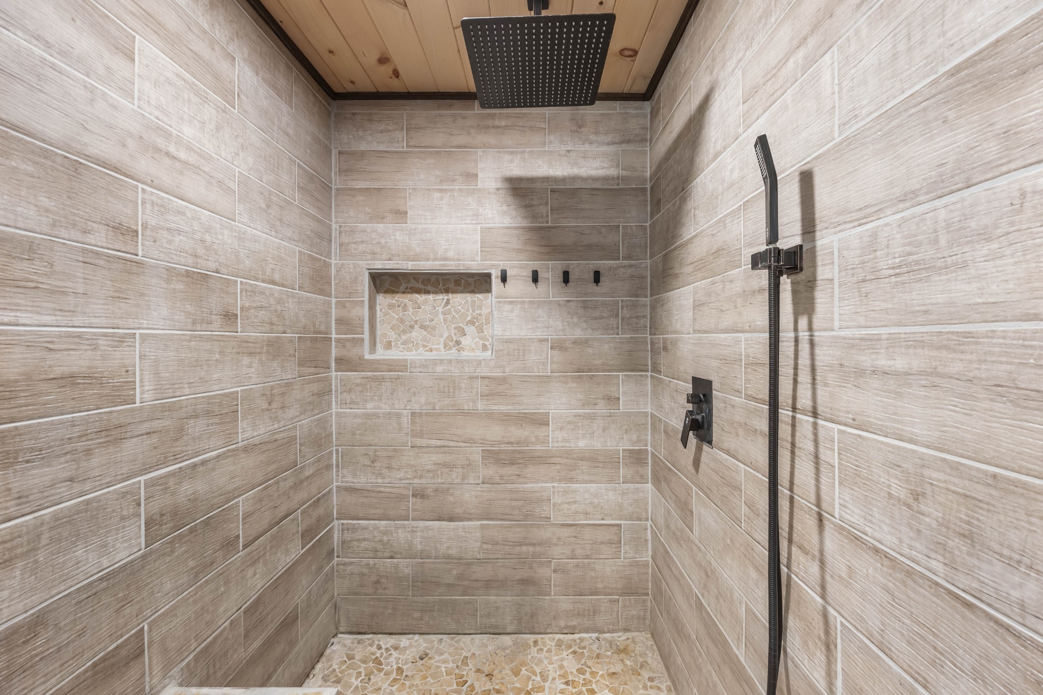 326 Hargis Road Bumpus Mills, TN 37028 - Photo 31 of 67 a bathroom with a shower