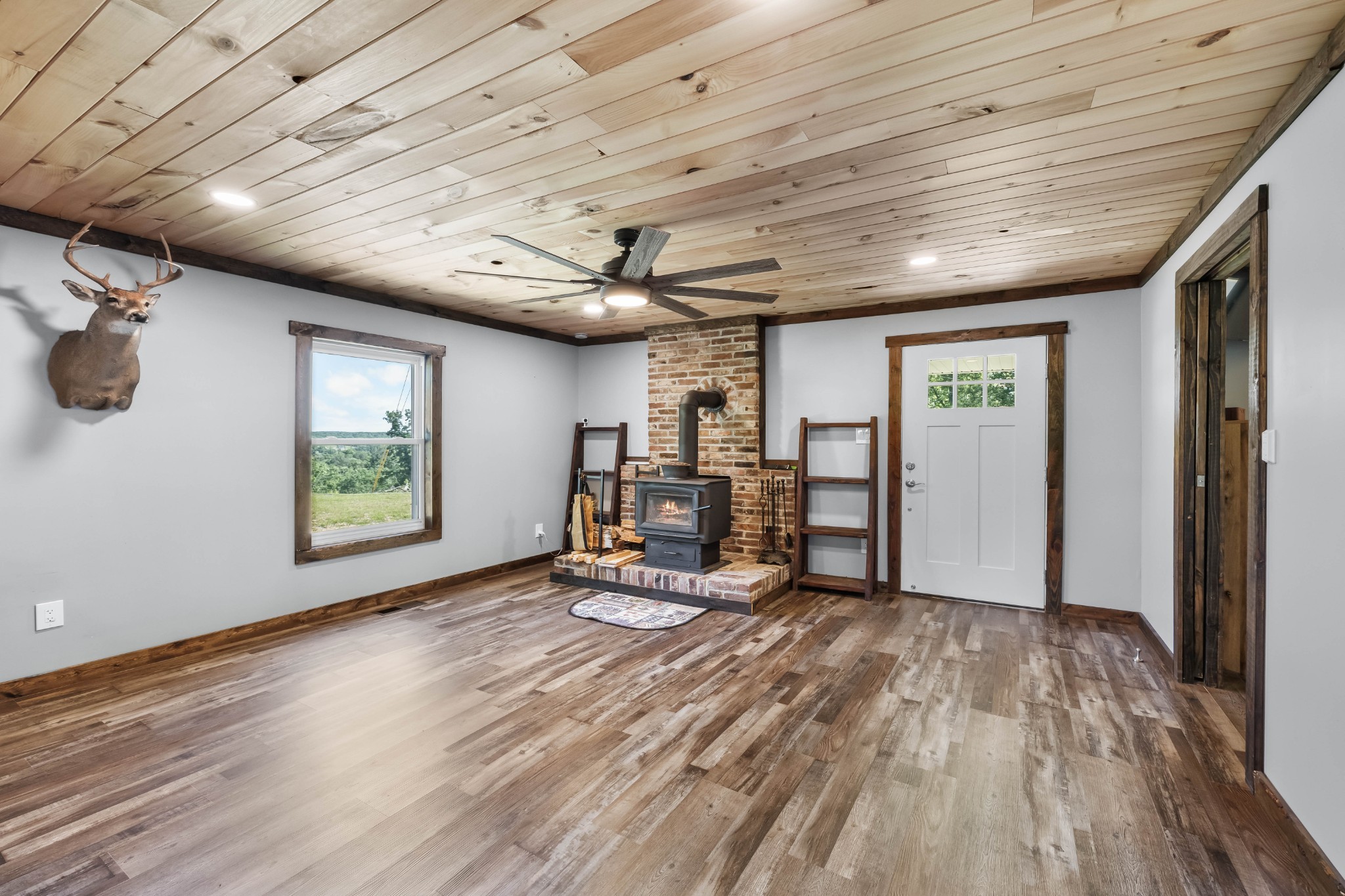 326 Hargis Road Bumpus Mills, TN 37028 - Photo 37 of 67 a view of a livingroom with furniture and a window