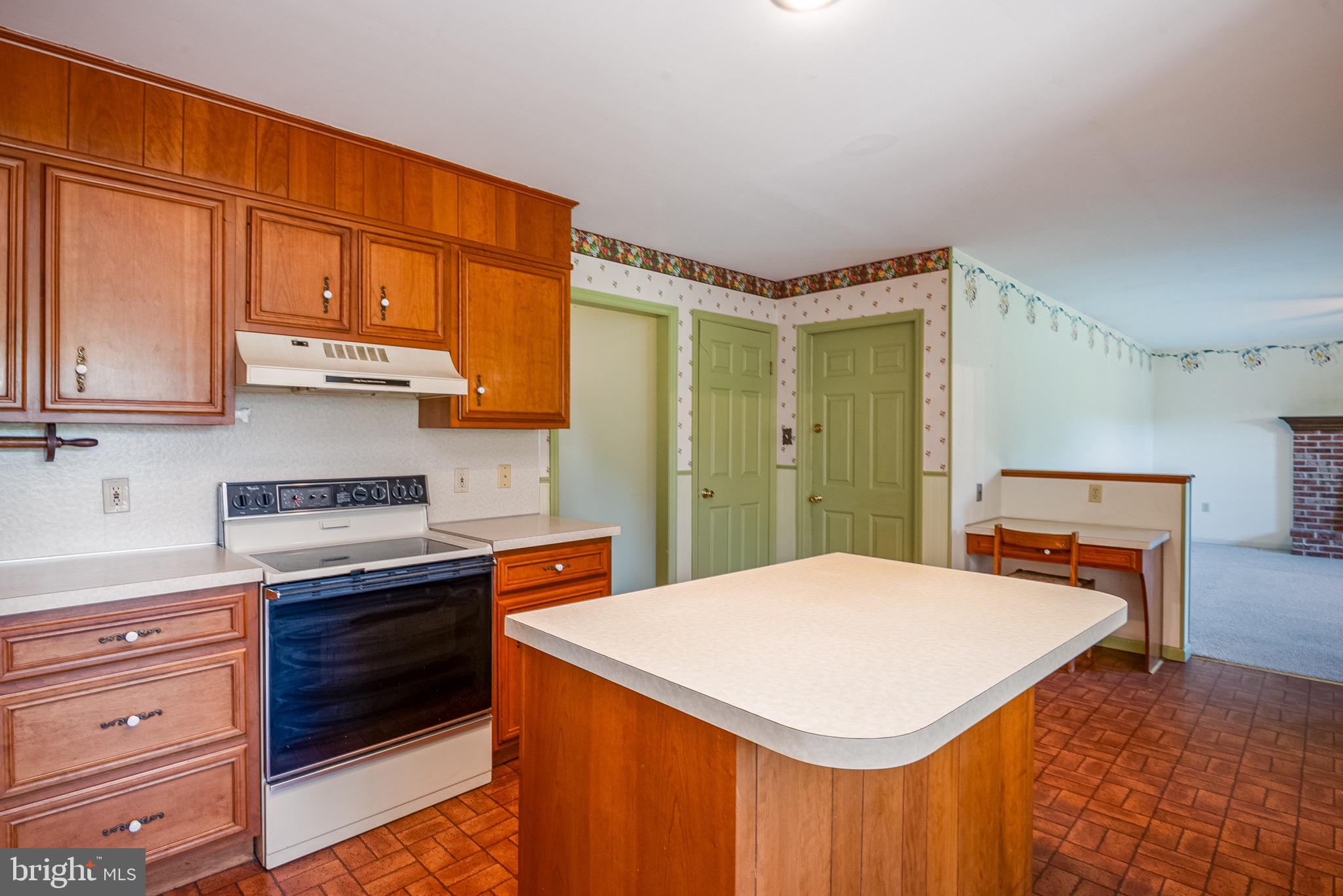 41 Flint Ridge Drive Shillington, PA 19607 - Photo 2 of 39 22 Handle Kitchen