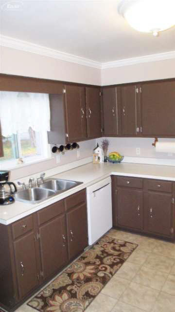 9186 Reid Road Swartz Creek, MI 48473 - Photo 22 of 40 20420624-21.JPG