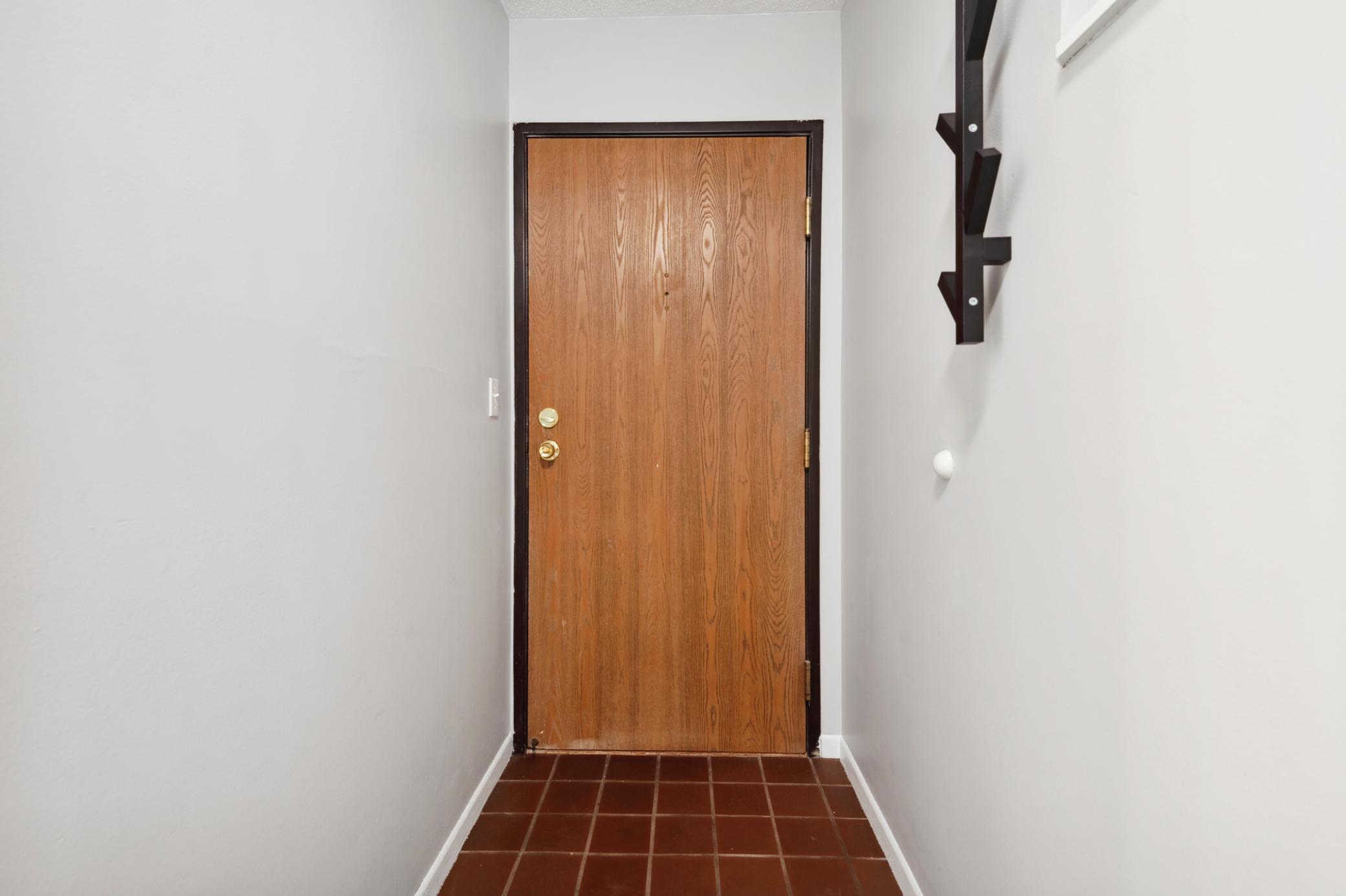 2170 Ridge Drive, Unit 14 St. Louis Park, MN 55416 - Photo 12 of 26 Gallery Image 12