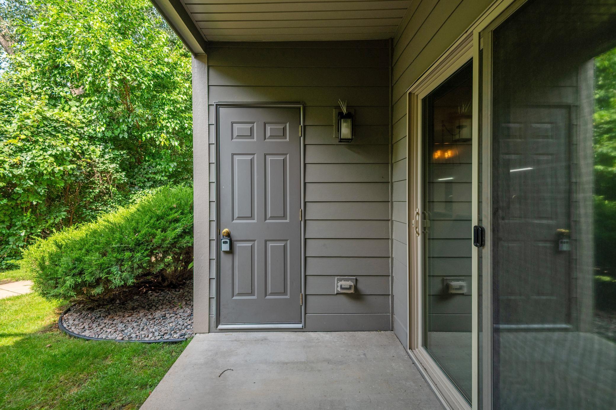 2170 Ridge Drive, Unit 14 St. Louis Park, MN 55416 - Photo 4 of 26 Gallery Image 4