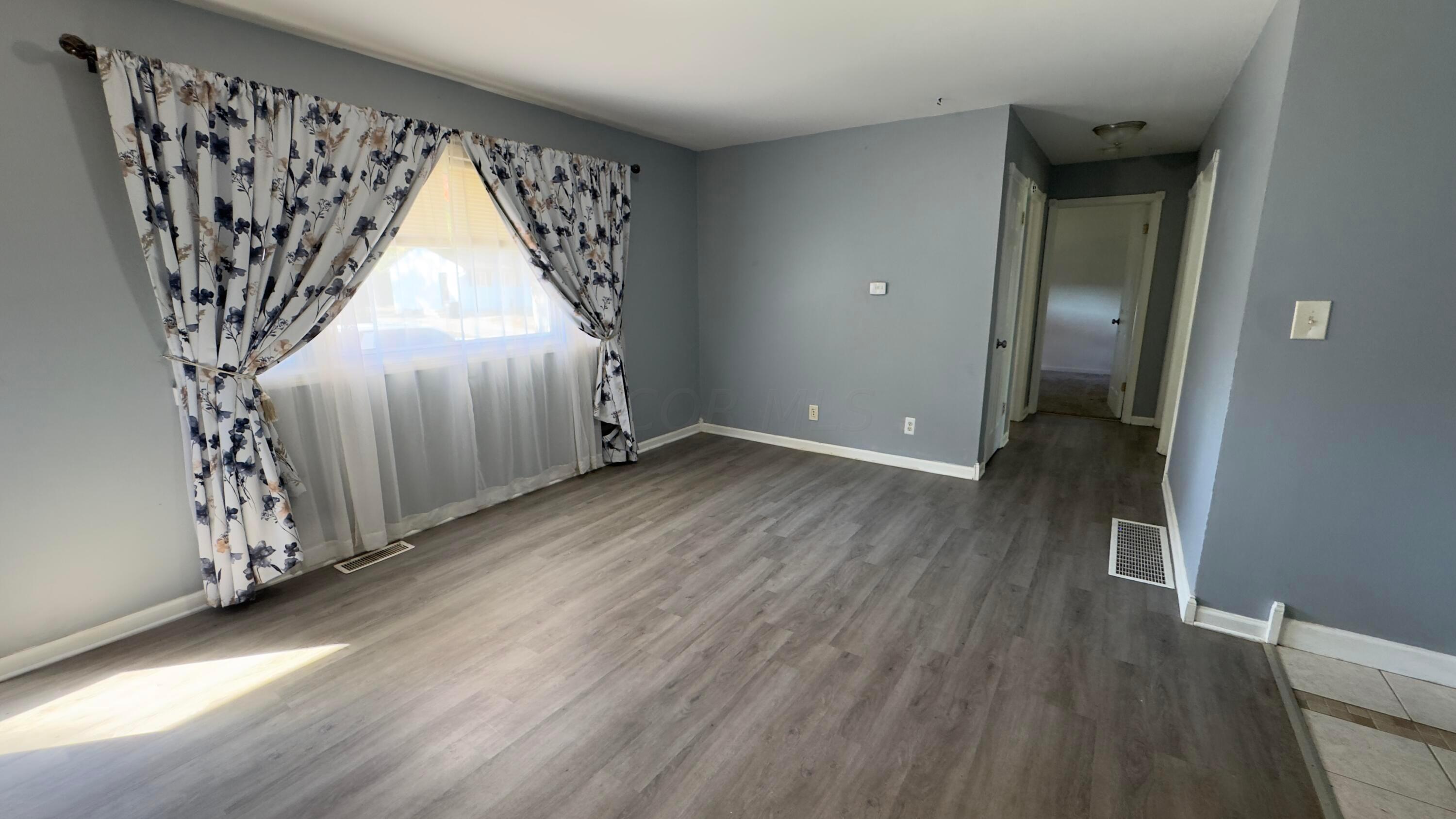 3510 Rodell Road Columbus, OH 43232 - Photo 6 of 18 IMG_7903