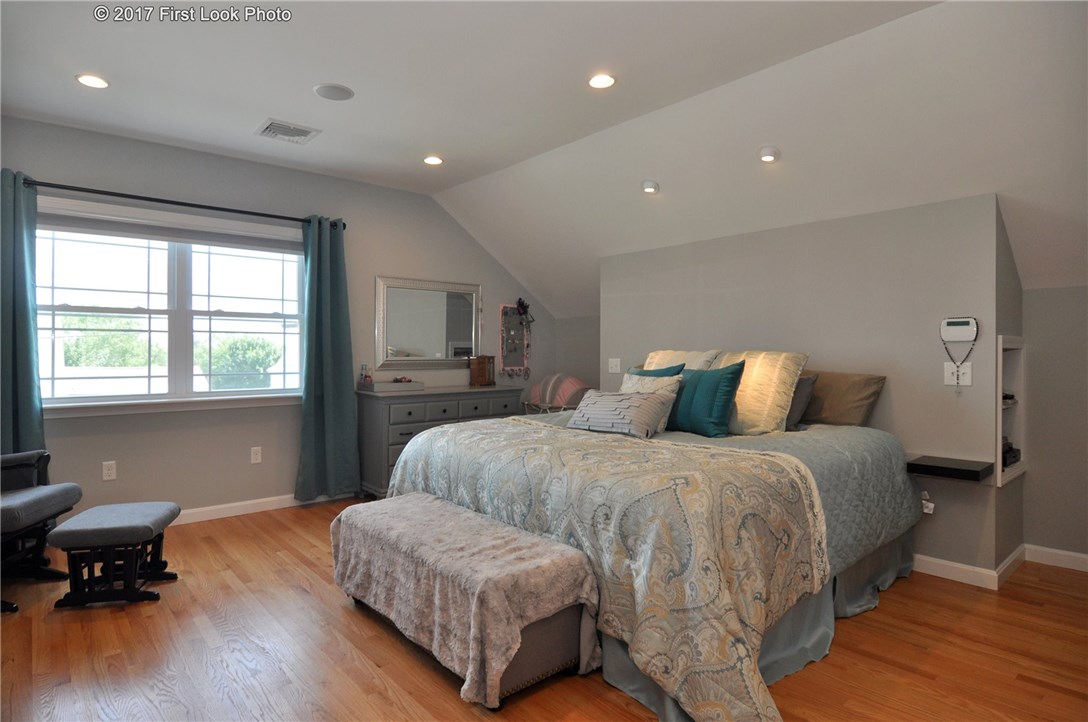 205 Curry Road Cranston, RI 02920 - Photo 17 of 36