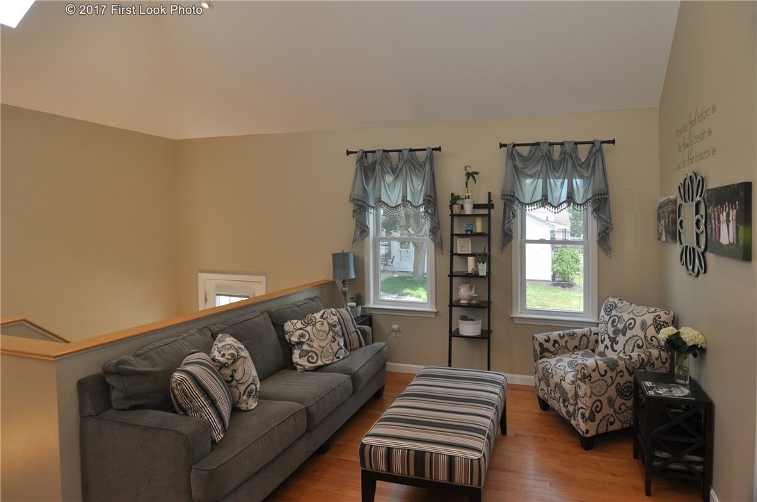 205 Curry Road Cranston, RI 02920 - Photo 3 of 36