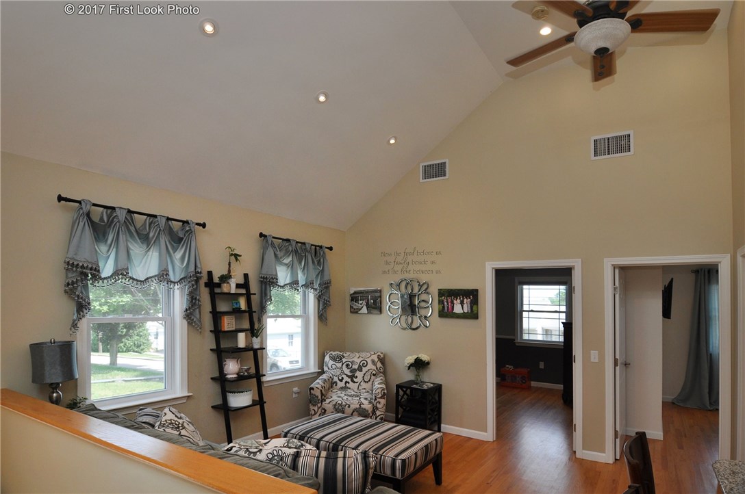 205 Curry Road Cranston, RI 02920 - Photo 4 of 36