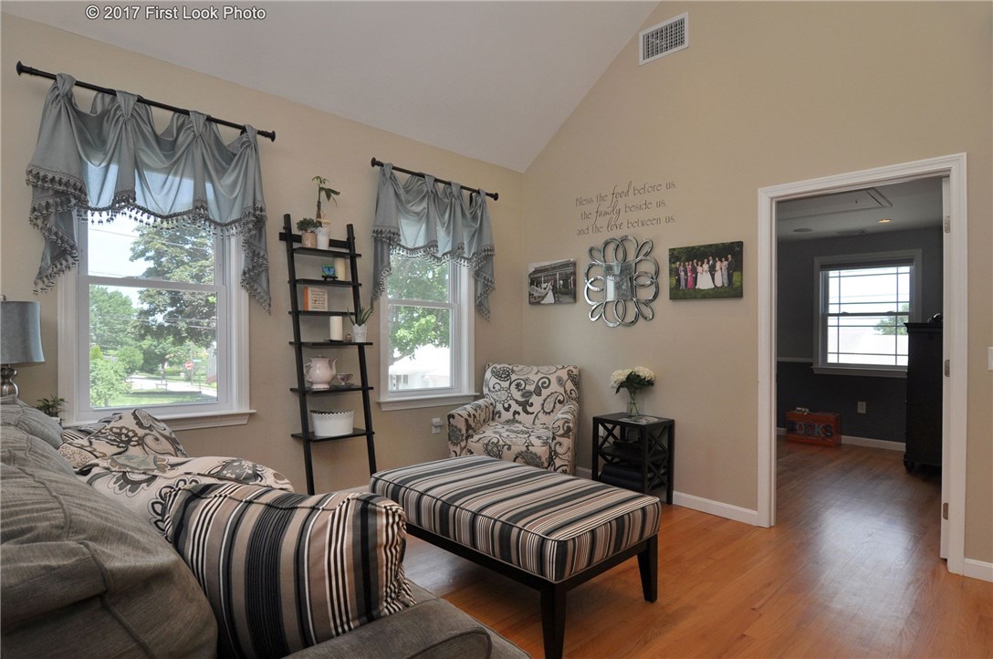 205 Curry Road Cranston, RI 02920 - Photo 5 of 36