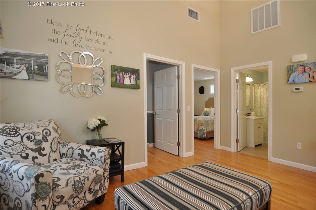 205 Curry Road Cranston, RI 02920 - Photo 6 of 36