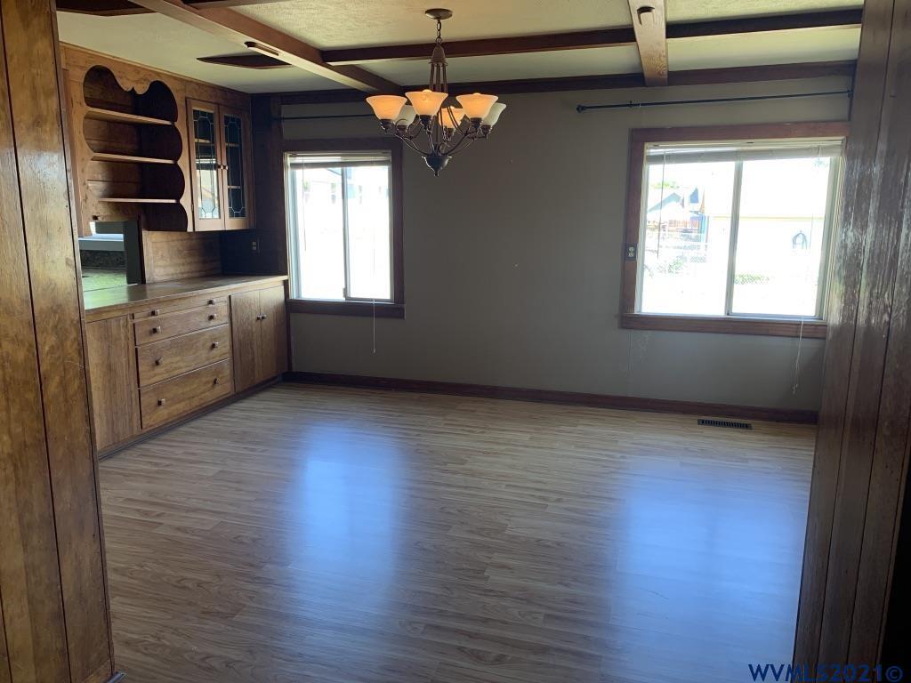1407 Southwest Fairview Avenue Dallas, OR 97338 - Photo 4 of 23 Gallery Image 4